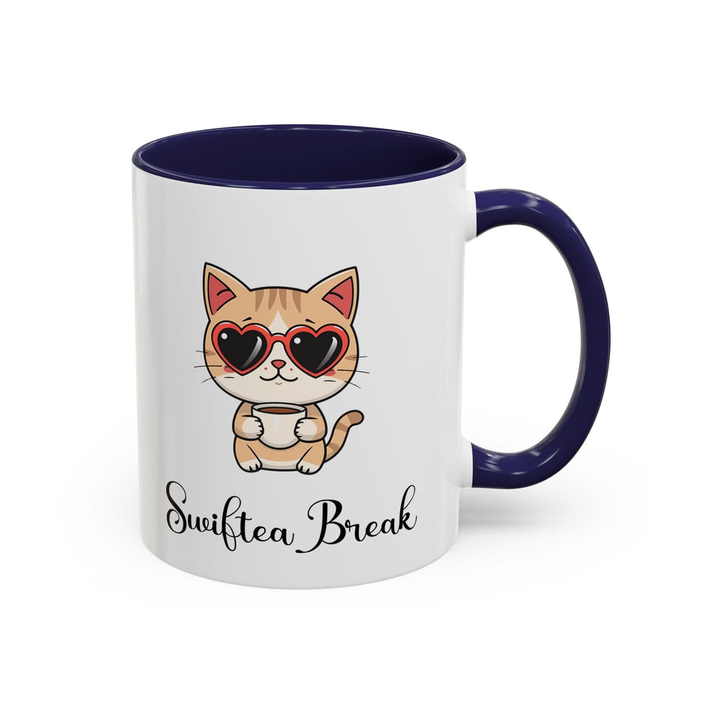 Mug "Swiftea Break" – Tasse chat mignon avec lunettes cœur, cadeau original pour les amateurs de thé et fans de l'icone - MoodElle