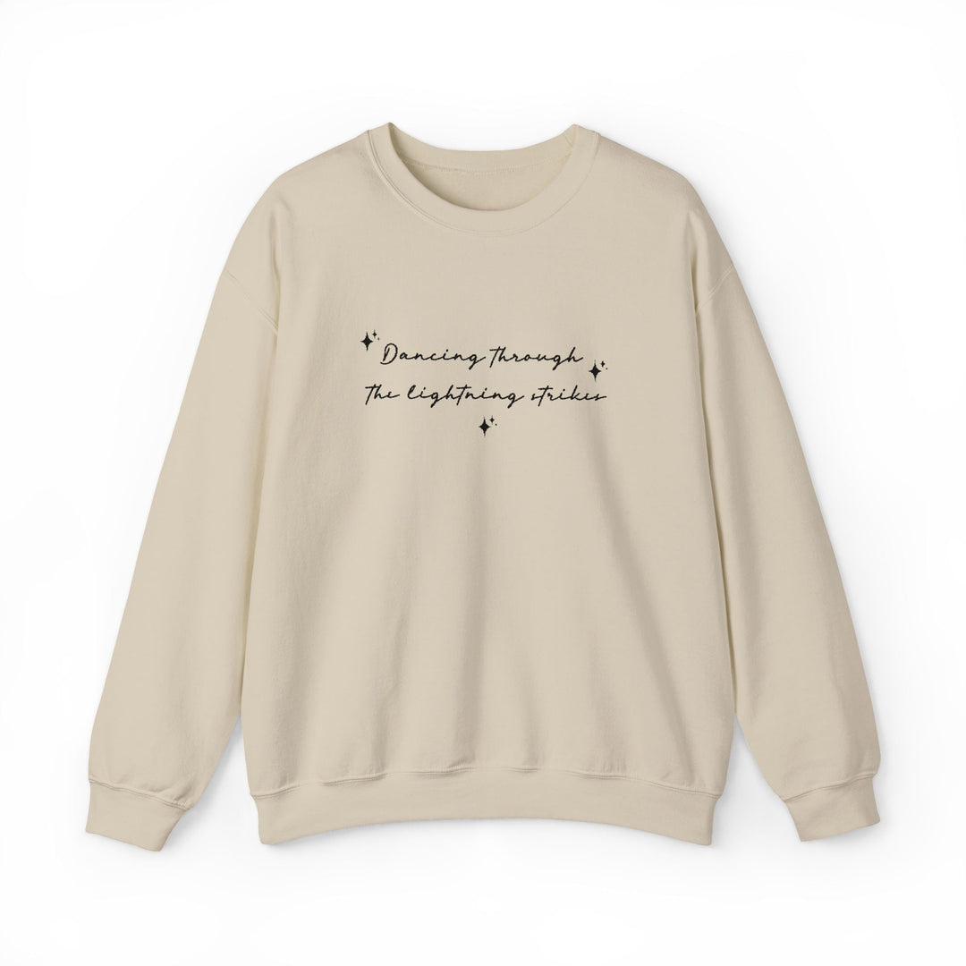Sweat brodé Dancing through the lightning strikes – Pull minimaliste, citation inspirée, idée cadeau musique et vibes feel - good - MoodElle