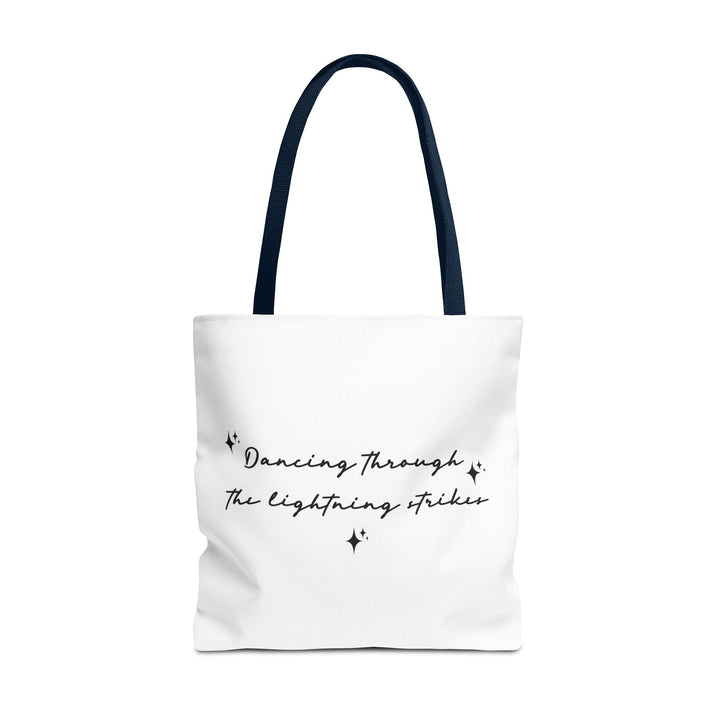 Tote bag Dancing through the lightning strikes – Sac citation poétique, design minimaliste noir et blanc, idée cadeau inspirante - MoodElle