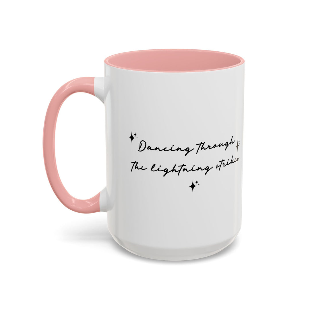 Mug Dancing through the lightning strikes – Tasse citation poétique, design minimaliste noir et blanc, idée cadeau inspirante - MoodElle