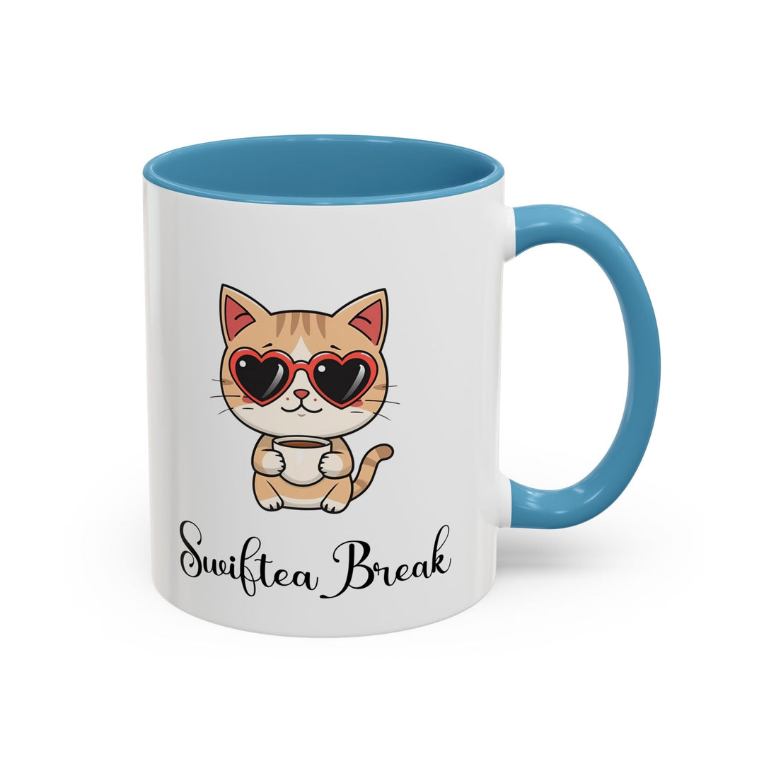 Mug "Swiftea Break" – Tasse chat mignon avec lunettes cœur, cadeau original pour les amateurs de thé et fans de l'icone - MoodElle