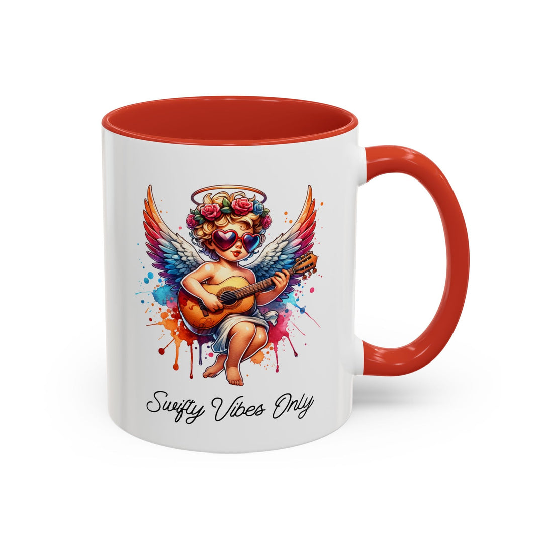 Mug Swifty Vibes Only – Tasse ange pop colorée, illustration guitare et lunettes cœur, idée cadeau originale et feel - good - MoodElle