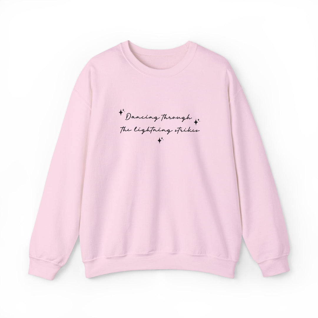 Sweat brodé Dancing through the lightning strikes – Pull minimaliste, citation inspirée, idée cadeau musique et vibes feel - good - MoodElle